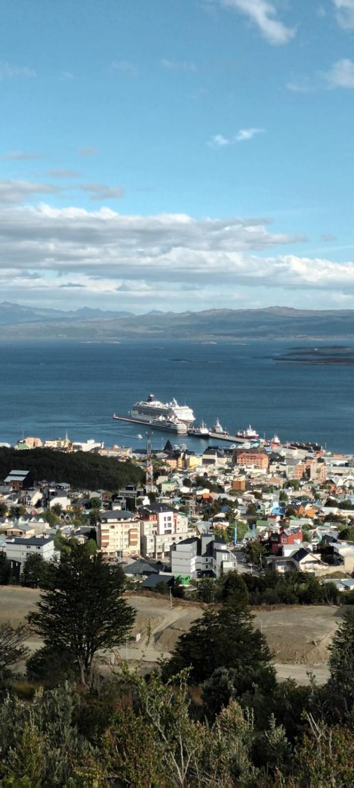 Hostel Cruz Del Sur Ushuaia Ngoại thất bức ảnh